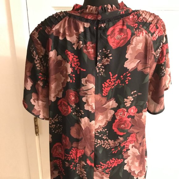 NWT Silky Earth Tone & Red Blouse Torrid Size 0 (12) - Picture 7 of 8